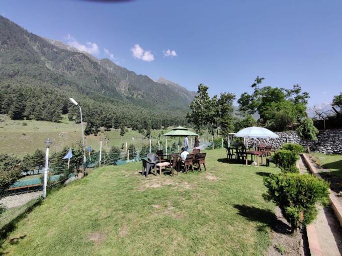 The Pinus Resort Pahalgām Exteriör bild