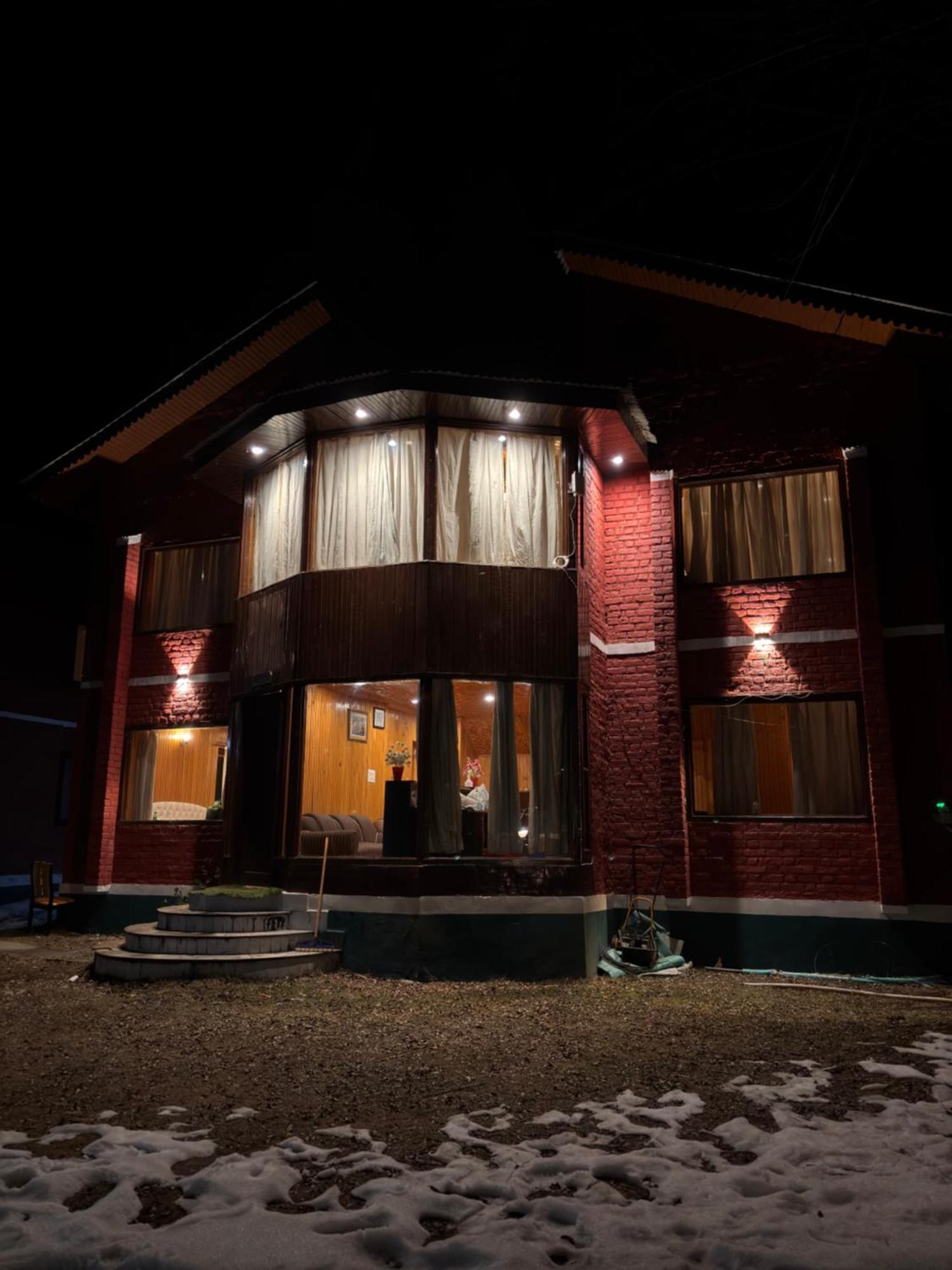 The Pinus Resort Pahalgām Exteriör bild