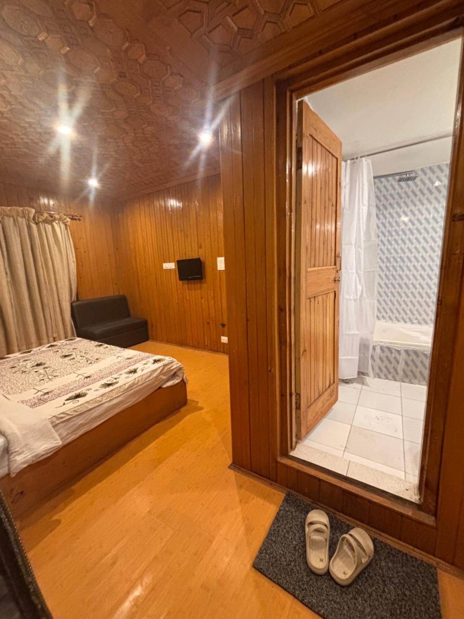 The Pinus Resort Pahalgām Exteriör bild